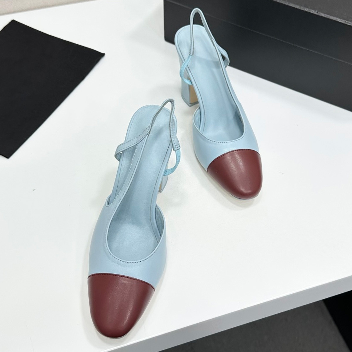 2026 Women's Two-Tone Slingbac - Casual Sandal Leather のレビューと価格