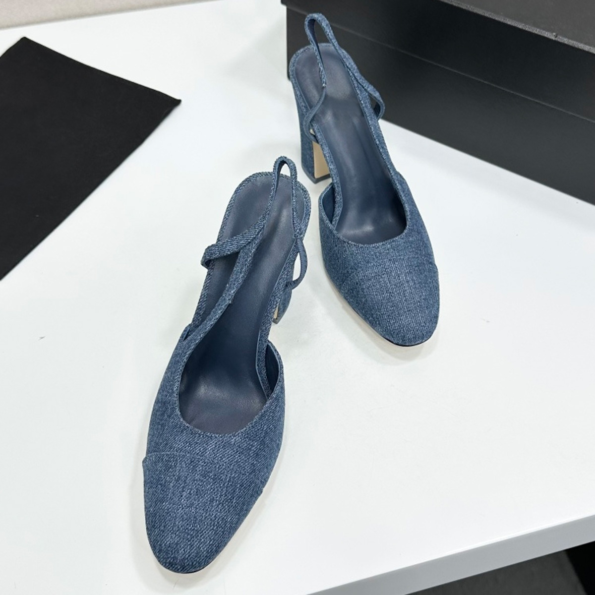 2026 Women's Two-Tone Slingbac - Casual Sandal Leather のレビューと価格