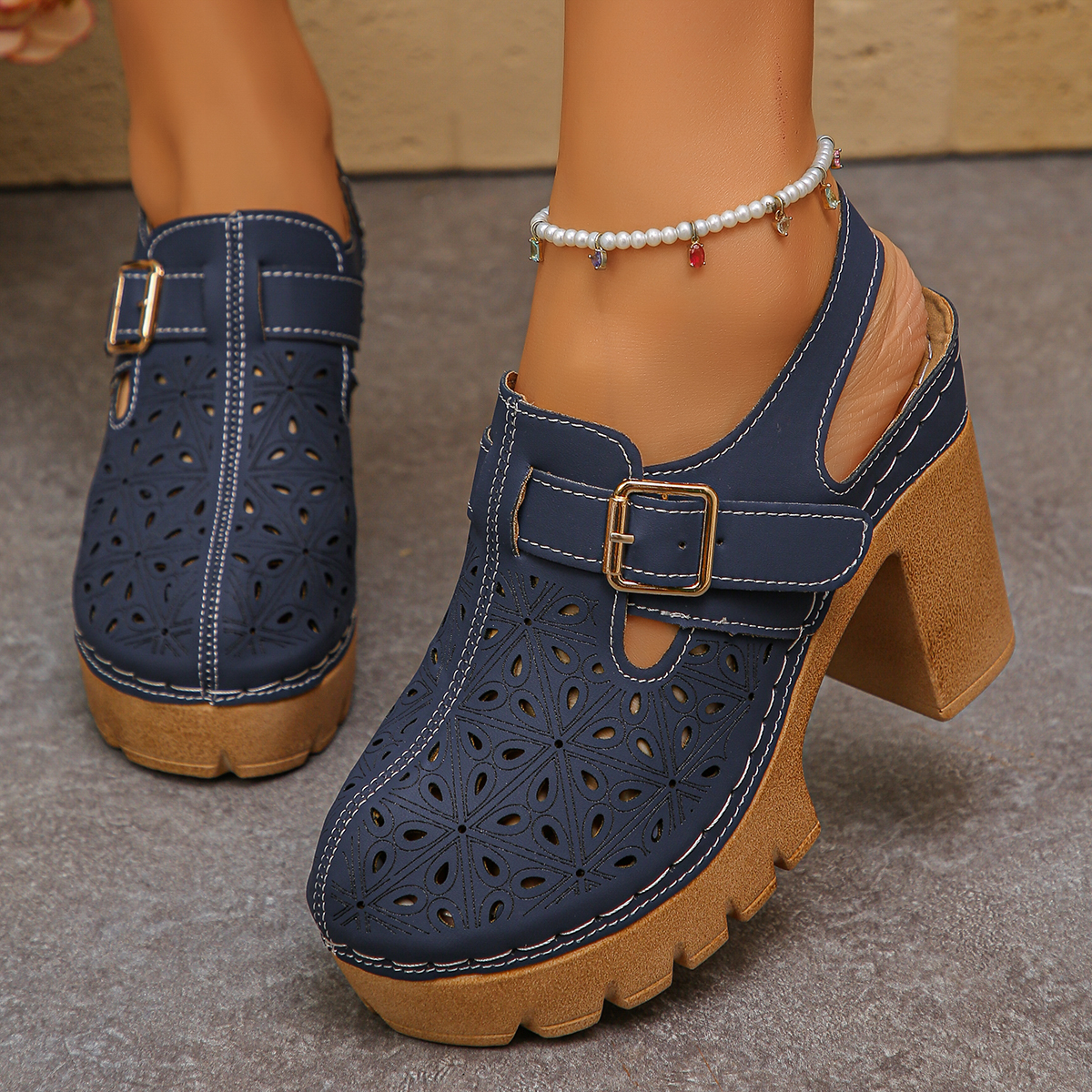 Large Size Women's Thick Heel  - Casual Sandal Leather のレビューと価格